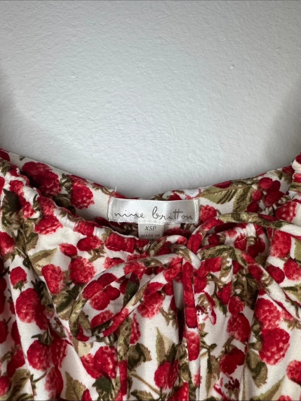 nine britton Red and Green Floral Mini Dress - Picture 4 of 7